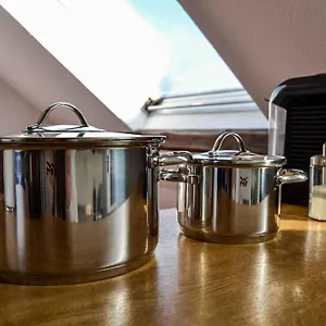 Schoene Dachgeschosswohnung Nahe Apartment Köln